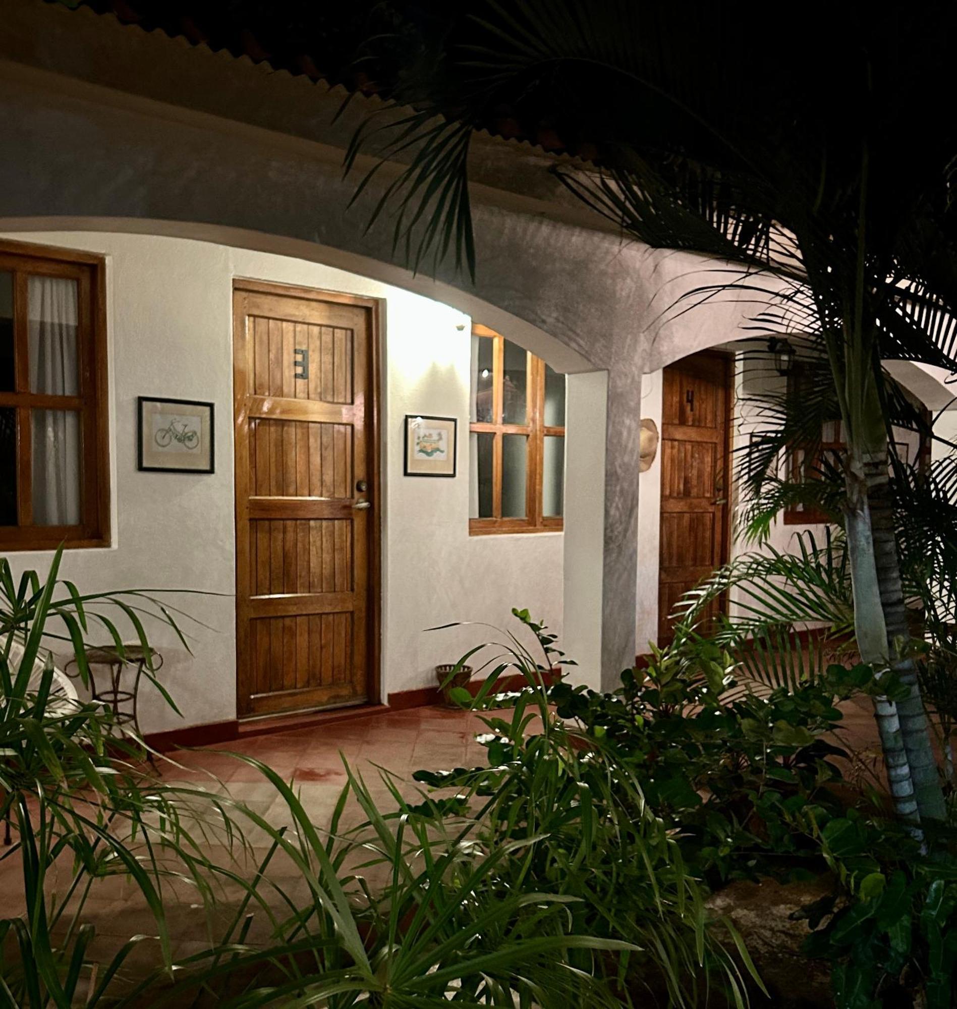 Hotel Tranquilo Las Peñitas Extérieur photo