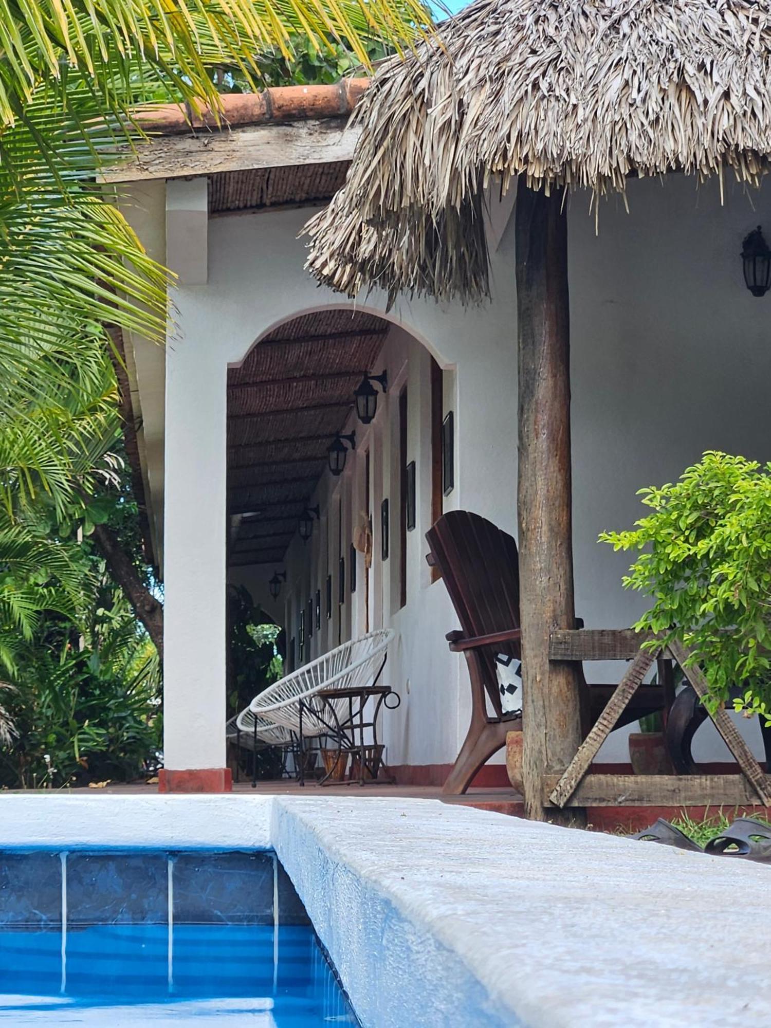 Hotel Tranquilo Las Peñitas Extérieur photo